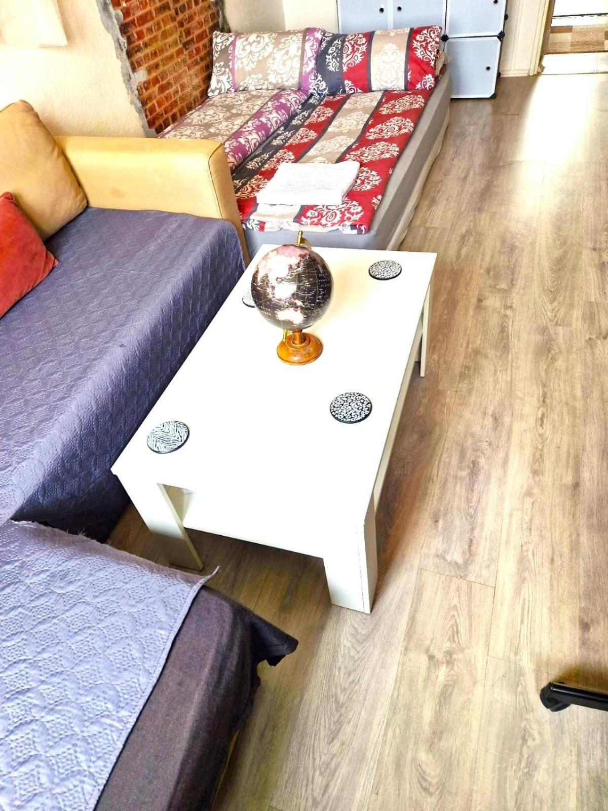 Cozy Trendy Spacious In Area 12 Min. Near To The Center Alexanderplatz Berlijn