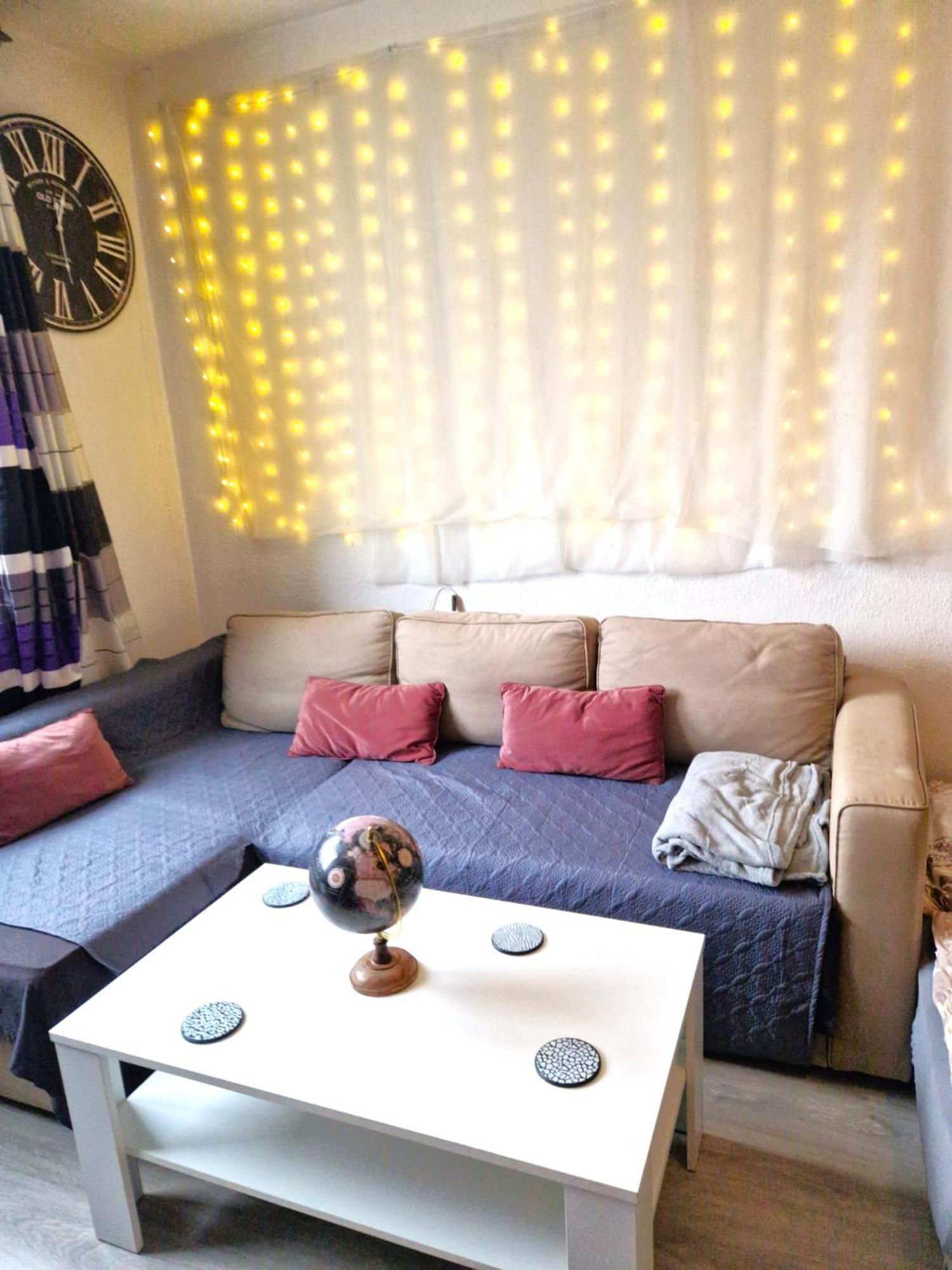 Cozy Trendy Spacious In Area 12 Min. Near To The Center Alexanderplatz * Berlijn