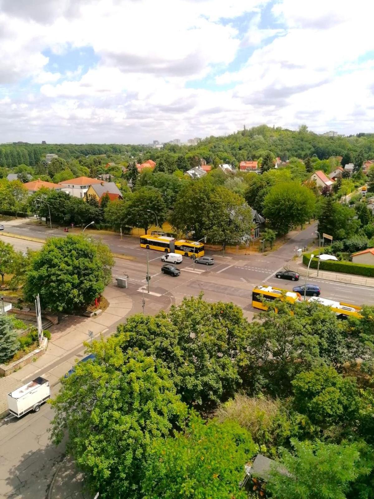 Cozy Trendy Spacious In Area 12 Min. Near To The Center Alexanderplatz * Berlijn